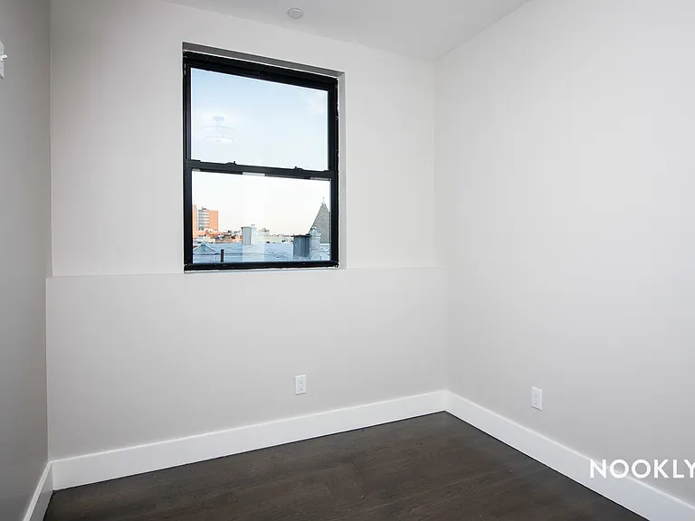 199 Stockholm St #2B — Photo 9