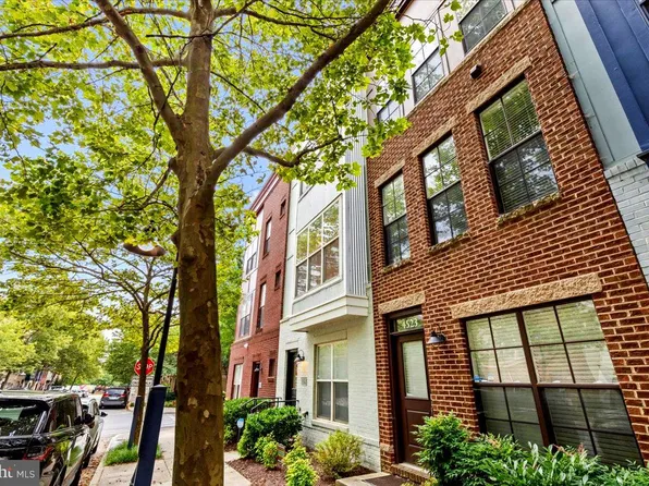 4525 Longfellow St, Hyattsville, MD 20781