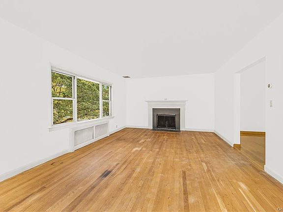 5th image of 60 Hothorn Ave