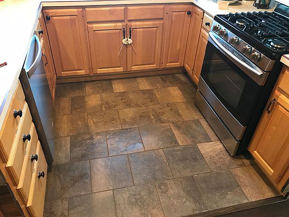 4th image of 25409 Kettle River Blvd