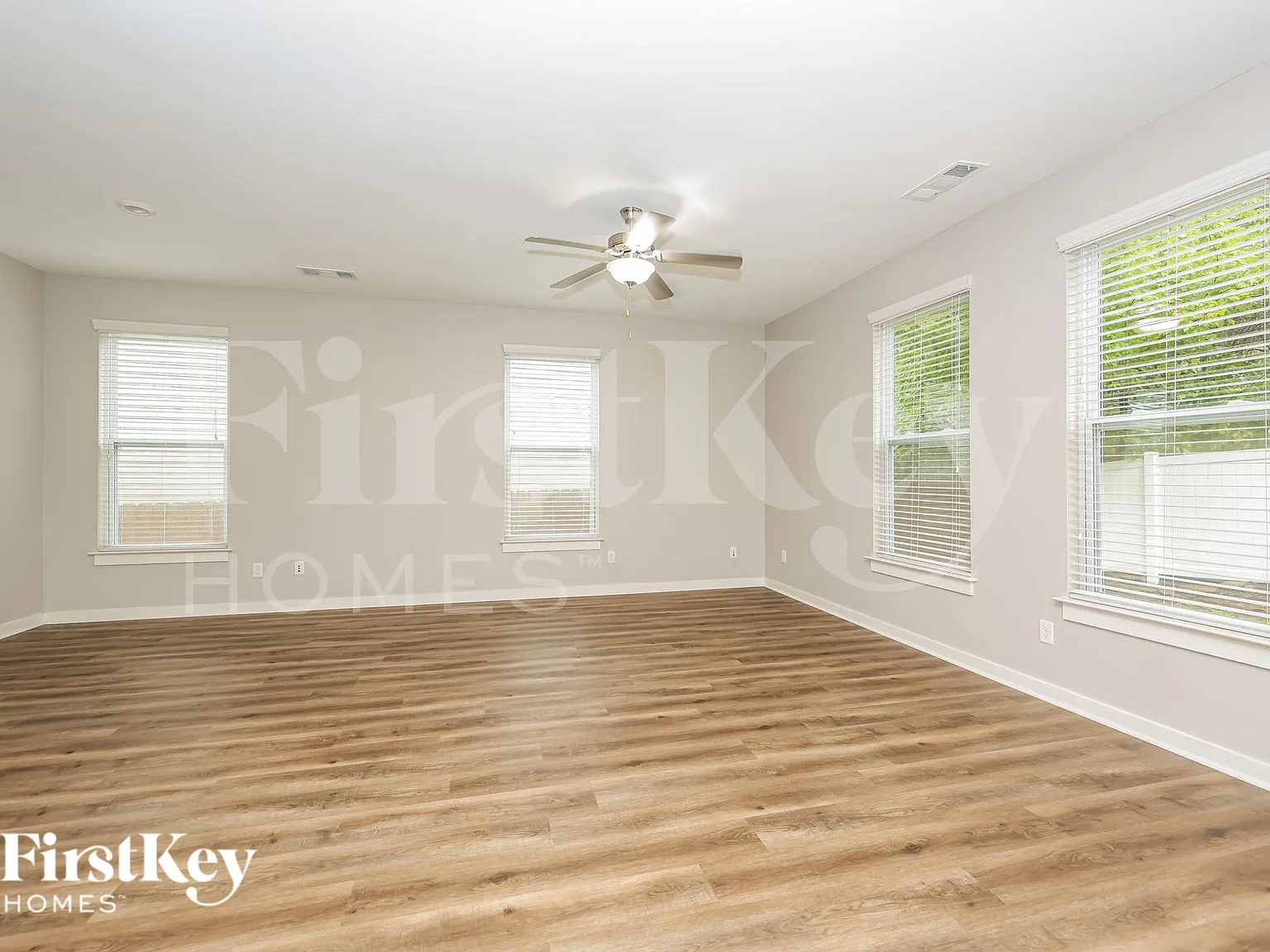 4 bed, 2.5 bath, 1981 sqft, $2,335 — Photo 4