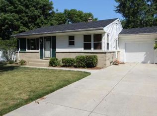 9432 W Marion St, Wauwatosa, WI 53222