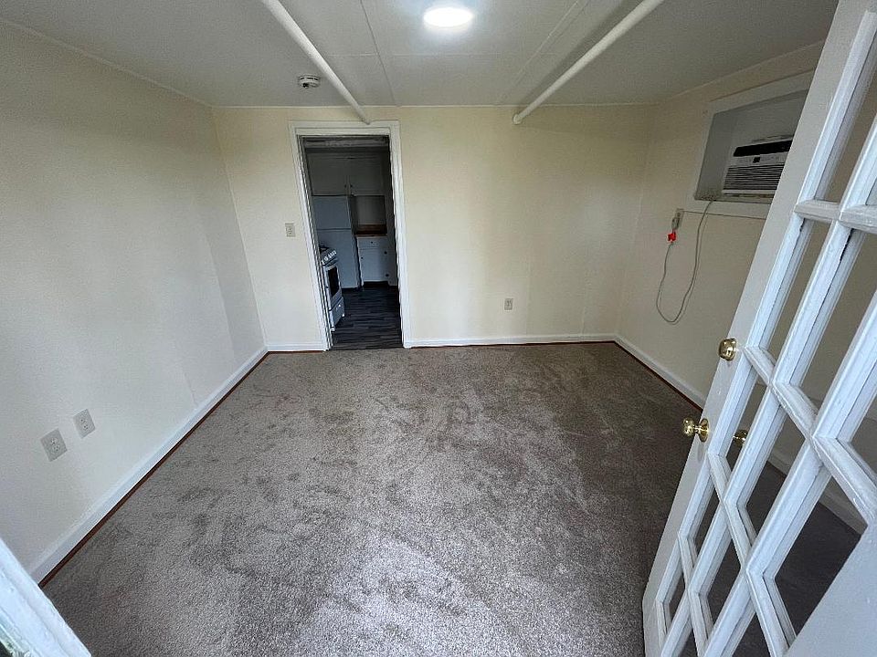 2nd image of 2131 N Stafford St #B-2