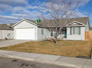 8419 Kingsbury Dr, Pasco, WA 99301