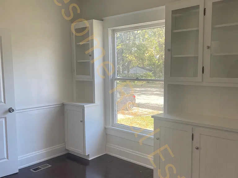 132 E Paint St — Photo 7
