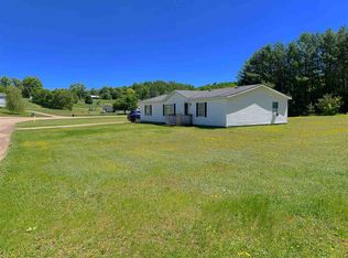 2755 Crestview Dr, Petoskey, MI 49770