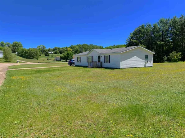 2755 Crestview Dr, Petoskey, MI 49770