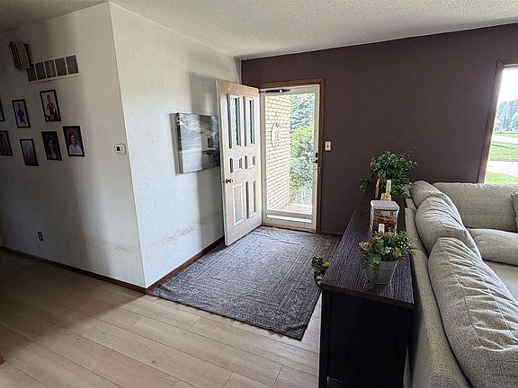 2nd image of 250 N 8th Ave