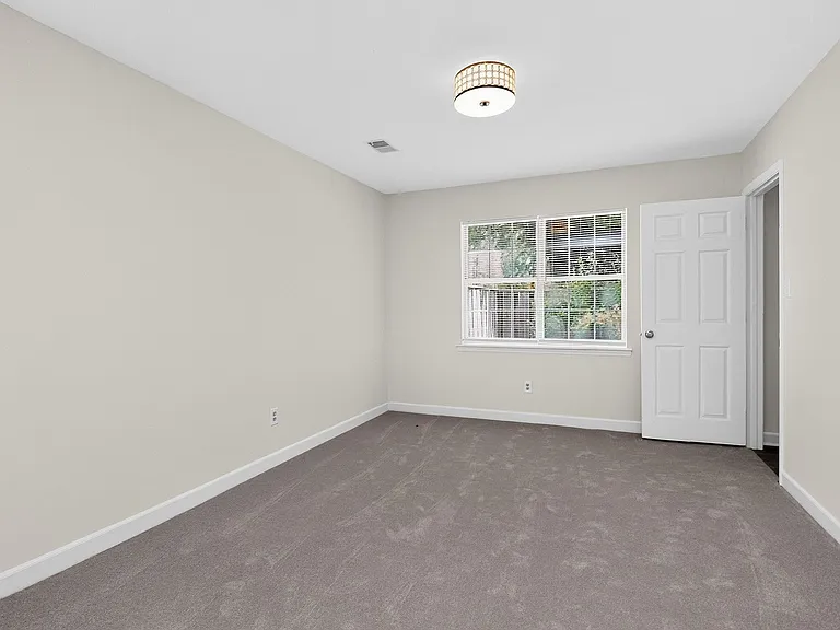 101 Cabell Way — Photo 5