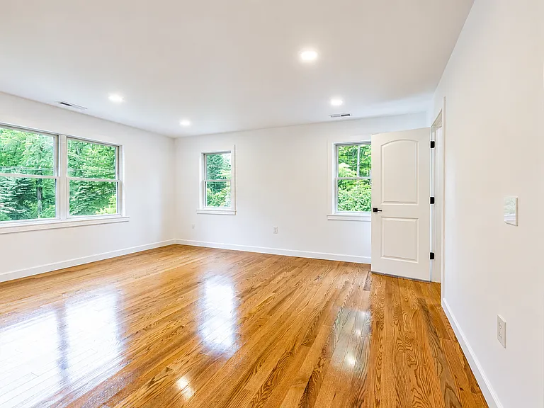 133 Jelliff Mill Rd — Photo 12