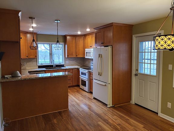 5th image of 2177 200th St