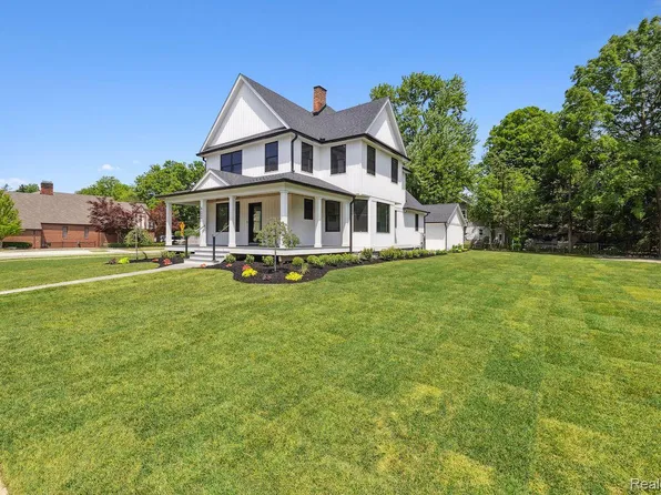 622 W Main St, Brighton, MI 48116