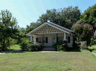 1003 N 6th St, Perry, OK 73077