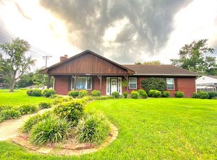 909 W 3rd St, Corning, AR 72422