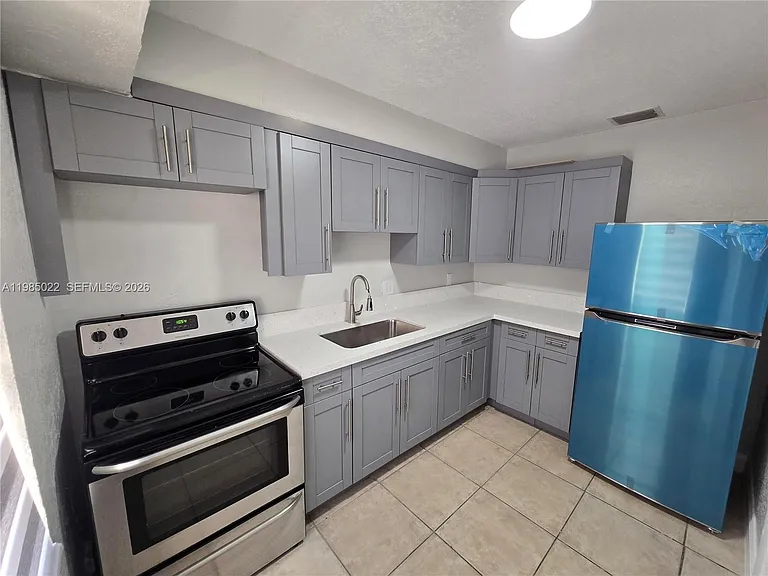 280 NW 31st Ave — Photo 5