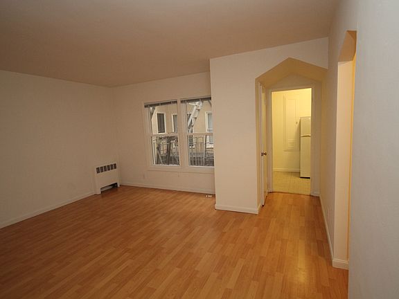 4th image of 1665 Chestnut St APT 108
