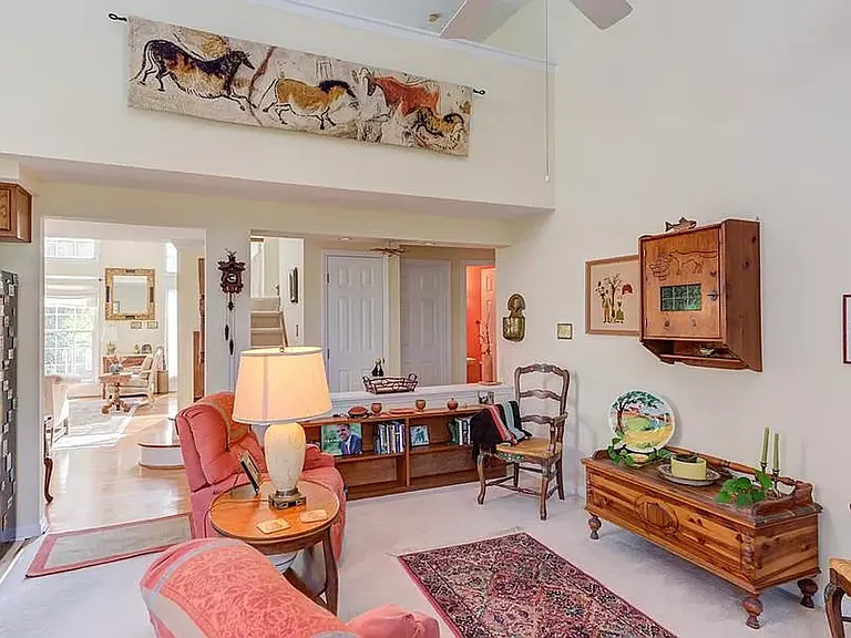 205 Windhover Dr — Photo 9