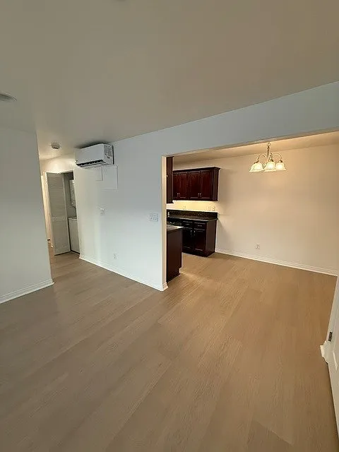 305 E 26th St — Photo 3