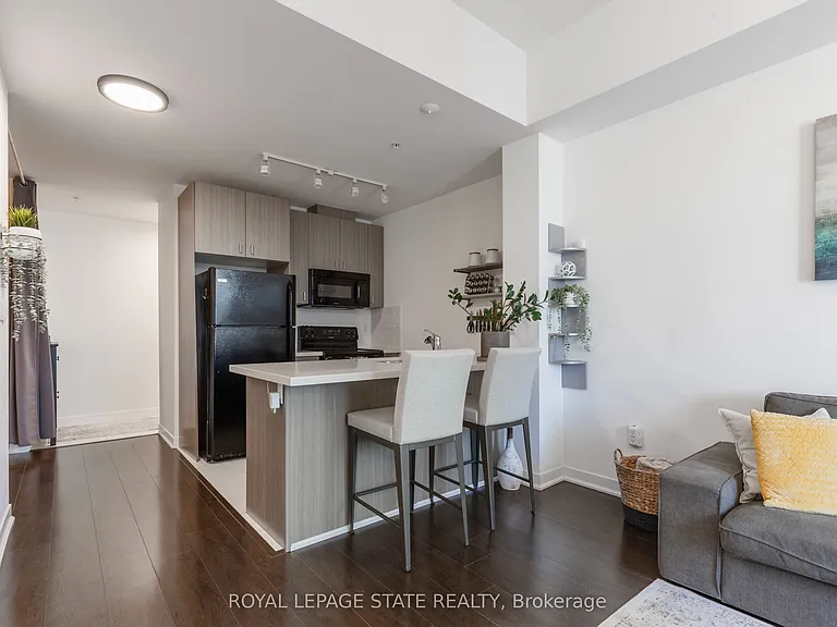 85 Robinson St #1010 — Photo 10