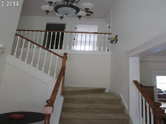 5th image of 20950 Willamette Dr