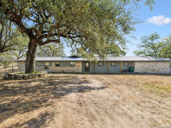 7970 Us Highway 87, La Vernia, TX 78121
