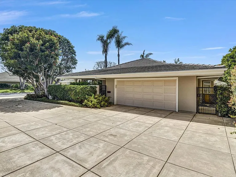 1070 Granville Dr — Photo 30