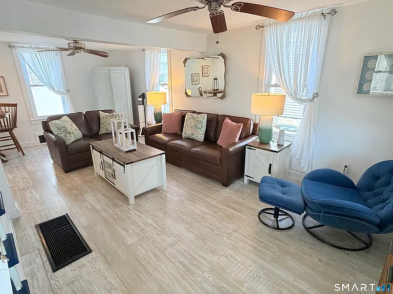 19 Willow St — Photo 3