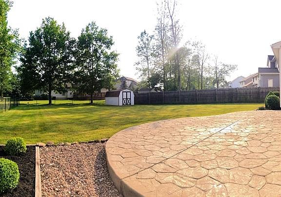 5th image of 103 Crown Royal Dr