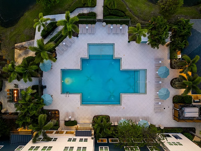 Bell Westchase — Photo 10