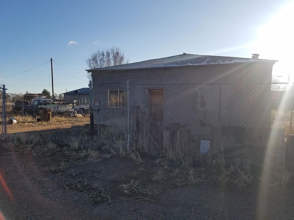 1st image of 304 N Sunset Ave
