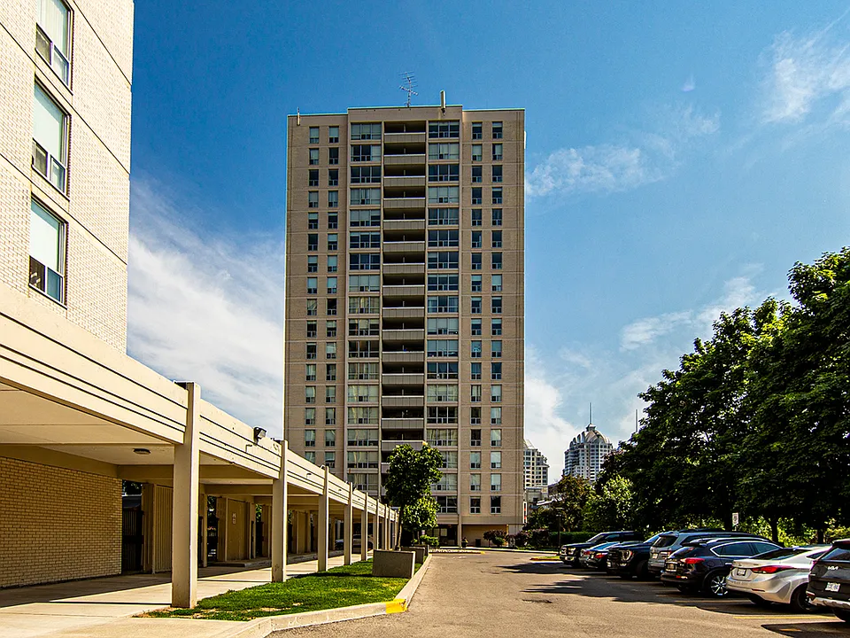 640 Sheppard Ave E
