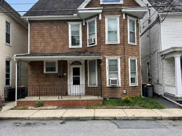 118 W 2nd St, Waynesboro, PA 17268