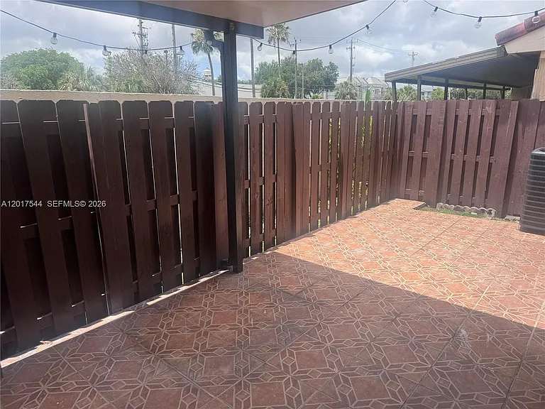 6532 NW 170th Ter — Photo 17