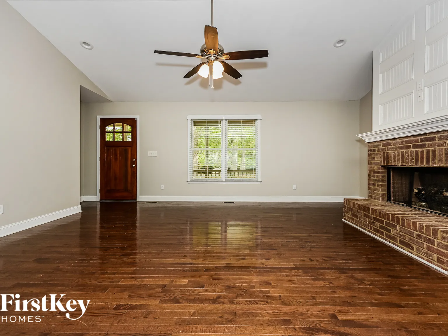 3 bed, 2.0 bath, 2299 sqft, $2,745 — Photo 3