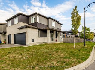 161 Jardiniere St, Ottawa, ON K2S2K1