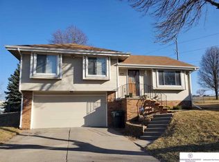 8917 S 143rd Cir, Omaha, NE 68138