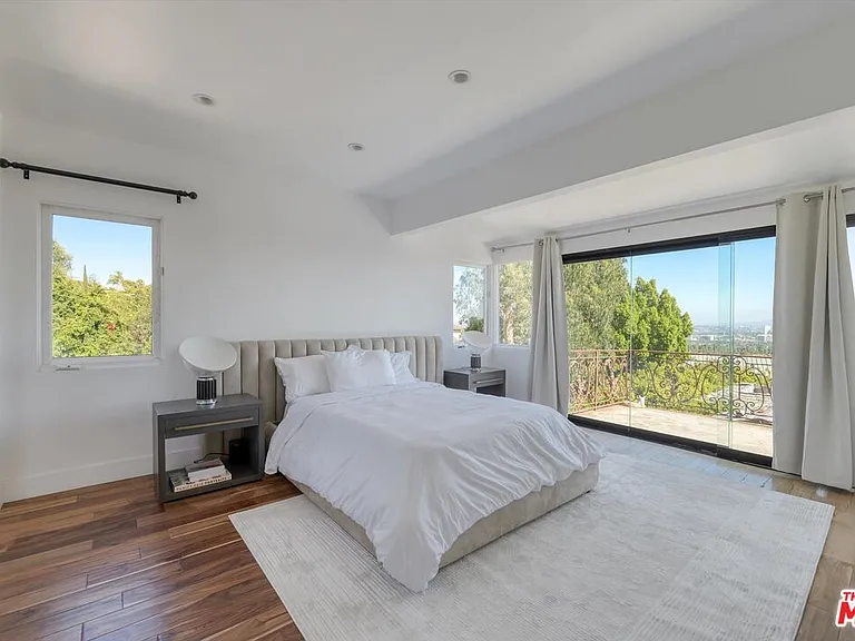 1300 Summitridge Dr — Photo 14