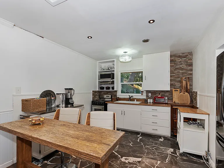 831 Blue Ridge Dr — Photo 15
