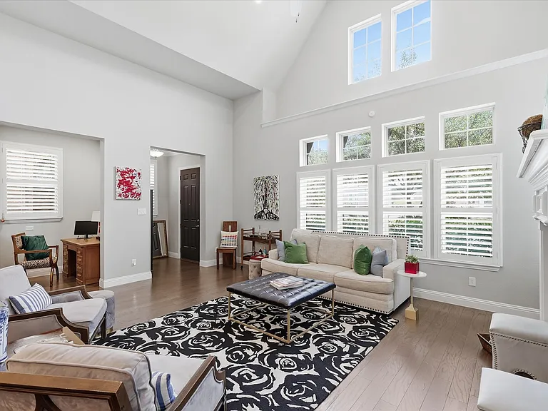 5908 Exeter Ave — Photo 6
