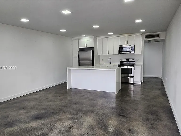 1770 79th Street Cswy #D304 — Photo 2