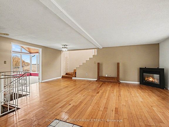 4th image of 4946 Thunder Rd