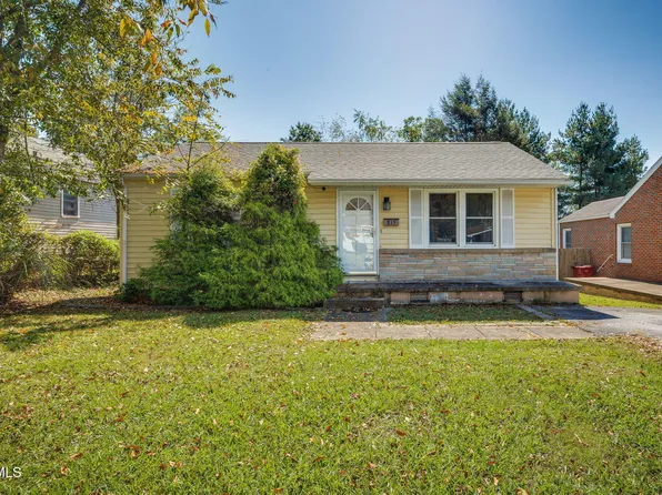 815 Polk Ave, Johnson City, TN 37604