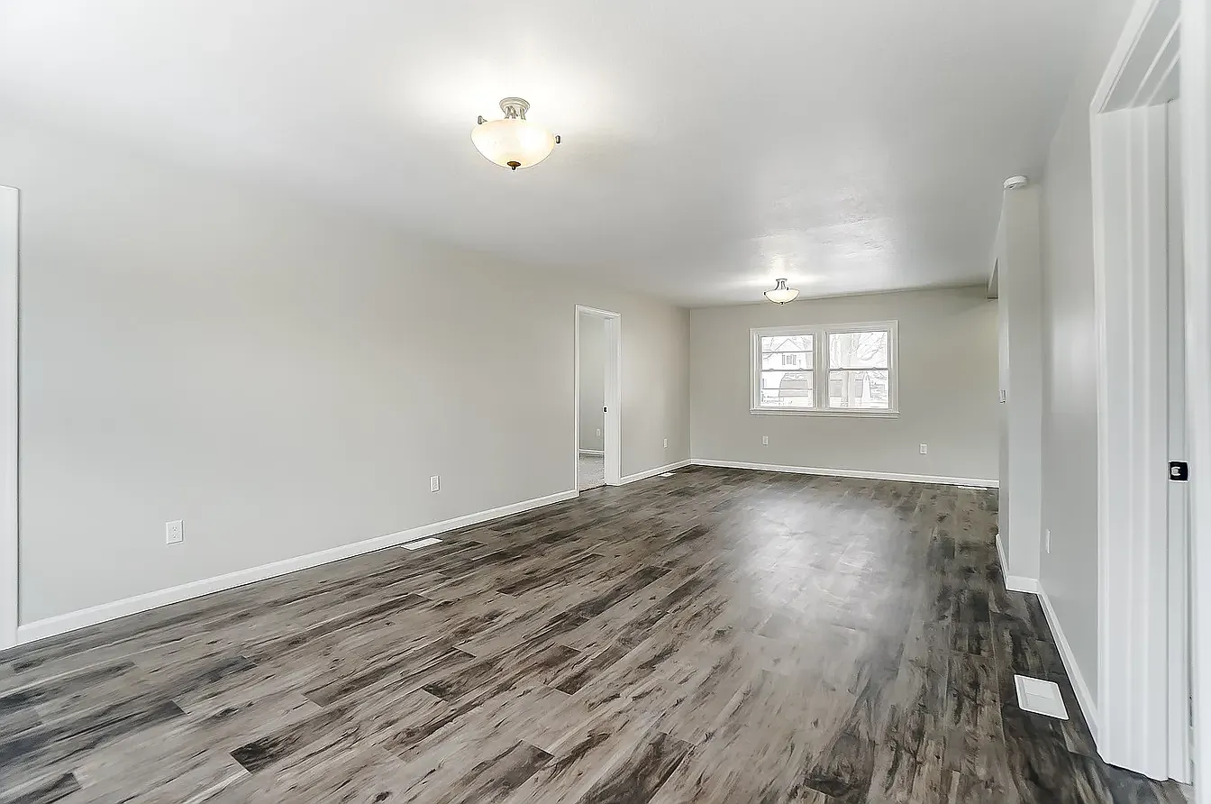 2 bed, 1072 sqft, $1,500 — Photo 3