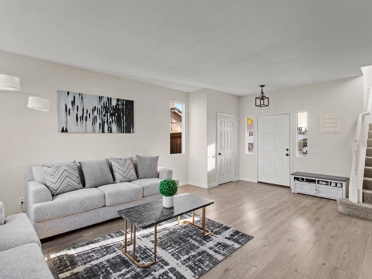 4 bed, 2450 sqft, $6,750 — Photo 3