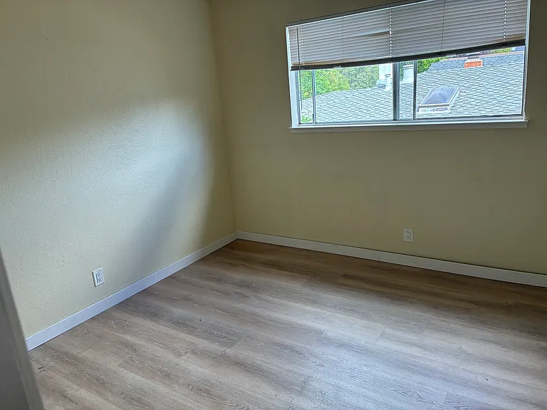 440 N 16th St #A — Photo 2