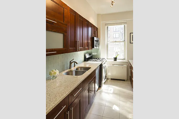 Sold by Stribling | media 3