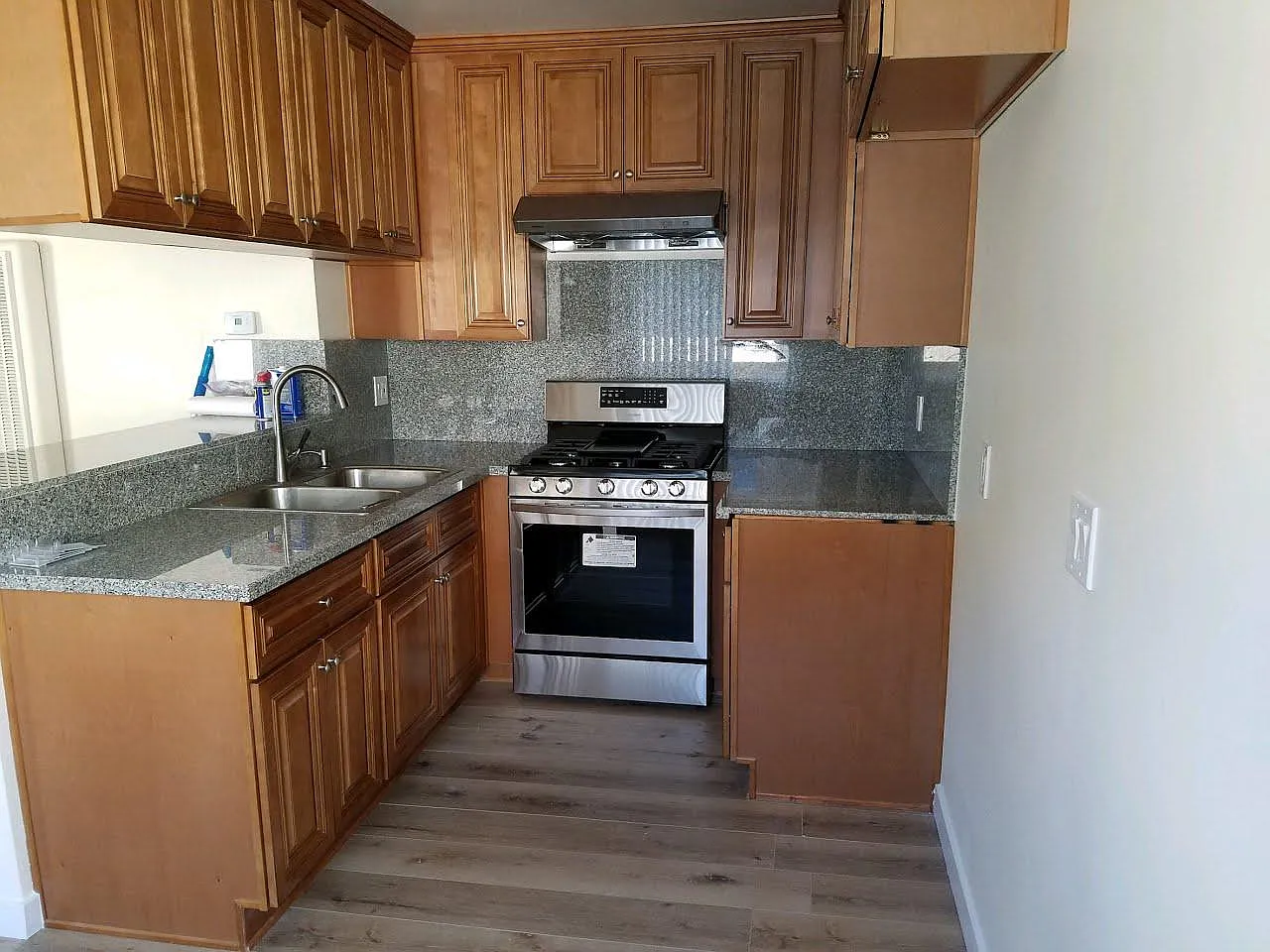 2 bed, 718 sqft, $2,300 — Photo 3