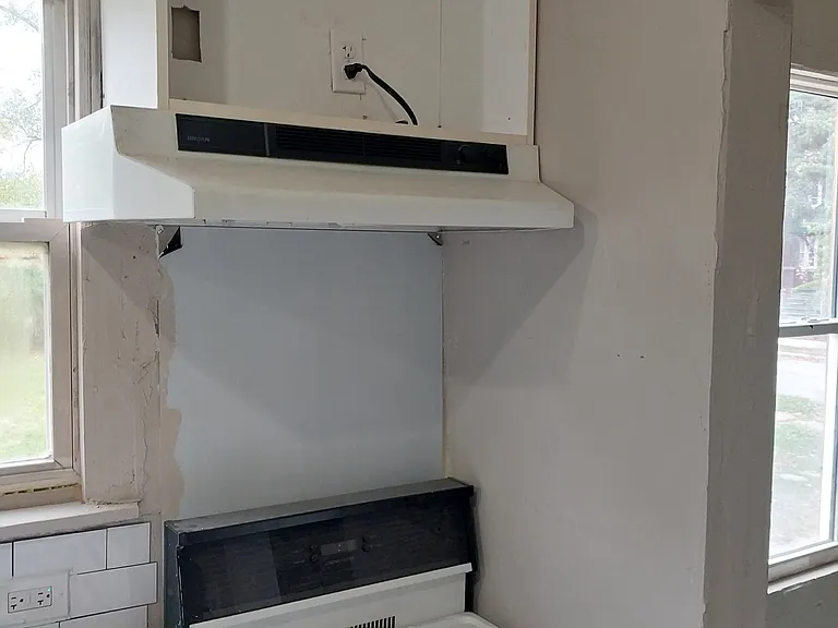 15350 Alden St #1 — Photo 7