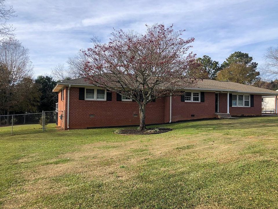 1st image of 213 Pecan Dr