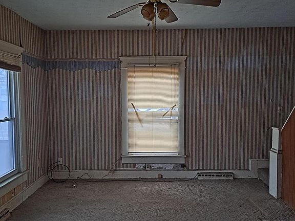 5th image of 302 Blaine Ave